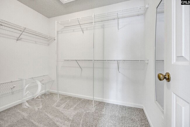 Building Photo - 520 Menauhant Ct