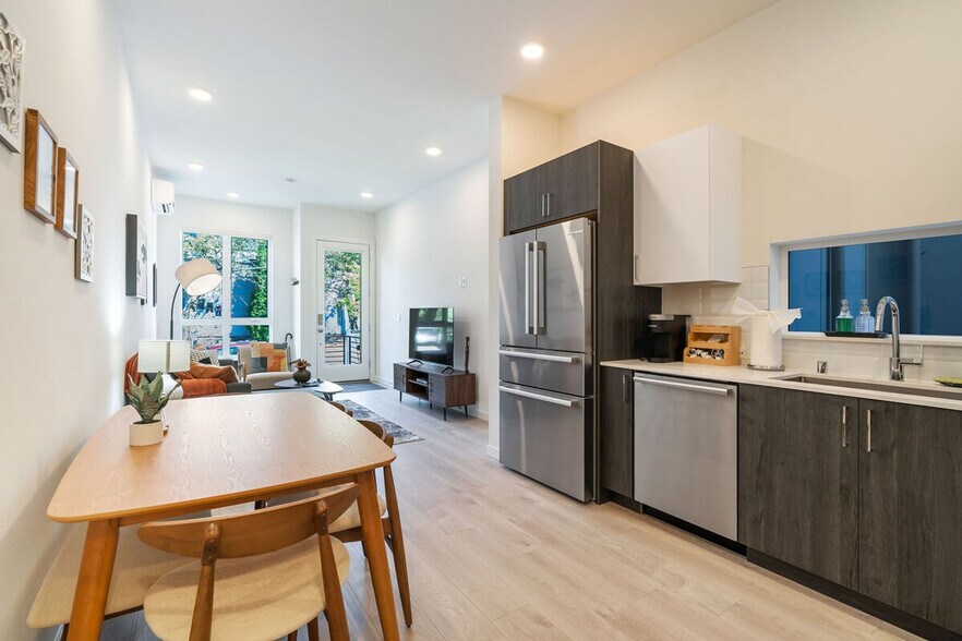 Building Photo - 1835 14th Ave