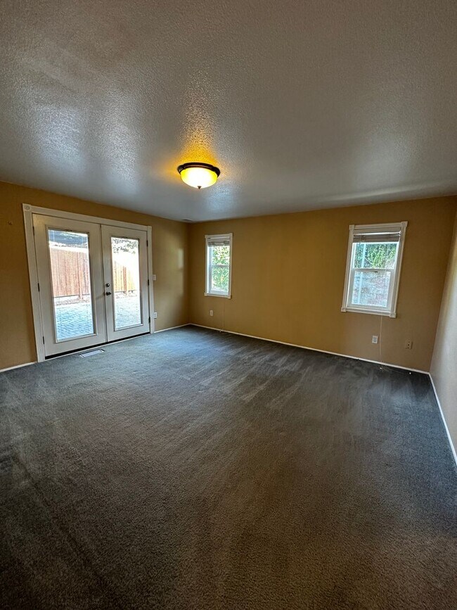 Building Photo - 4 Bedroom 2.5 Bath On Private Cul-Du-Sac - $500 OFF for January Move In!!