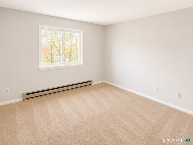 Building Photo - 84 Wilmot St