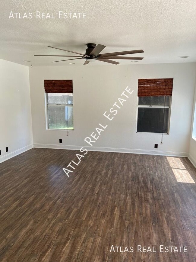 Building Photo - 2363 W Hemlock Court