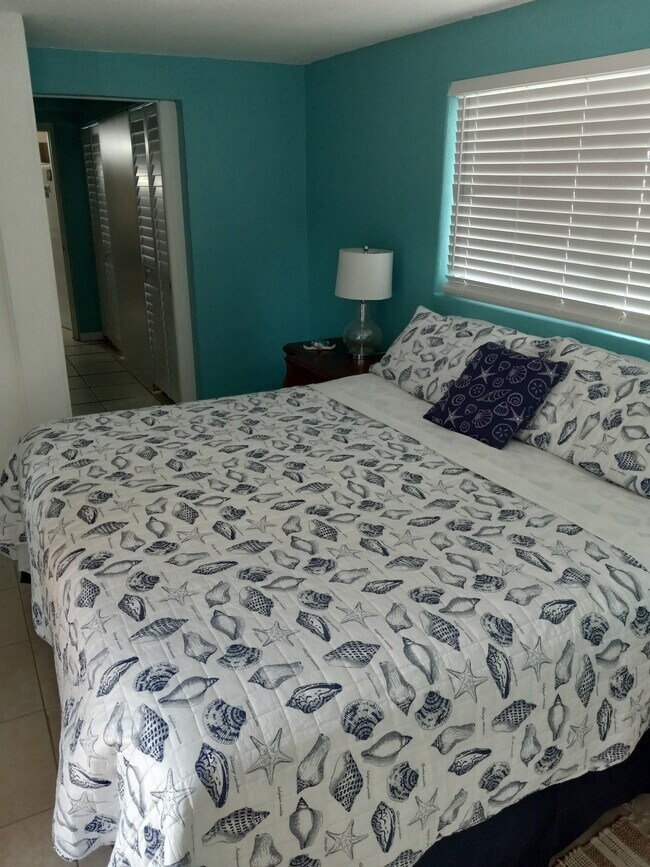 Building Photo - 4220 37th Ave N