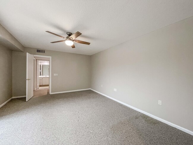 Building Photo - 317 3rd Ln
