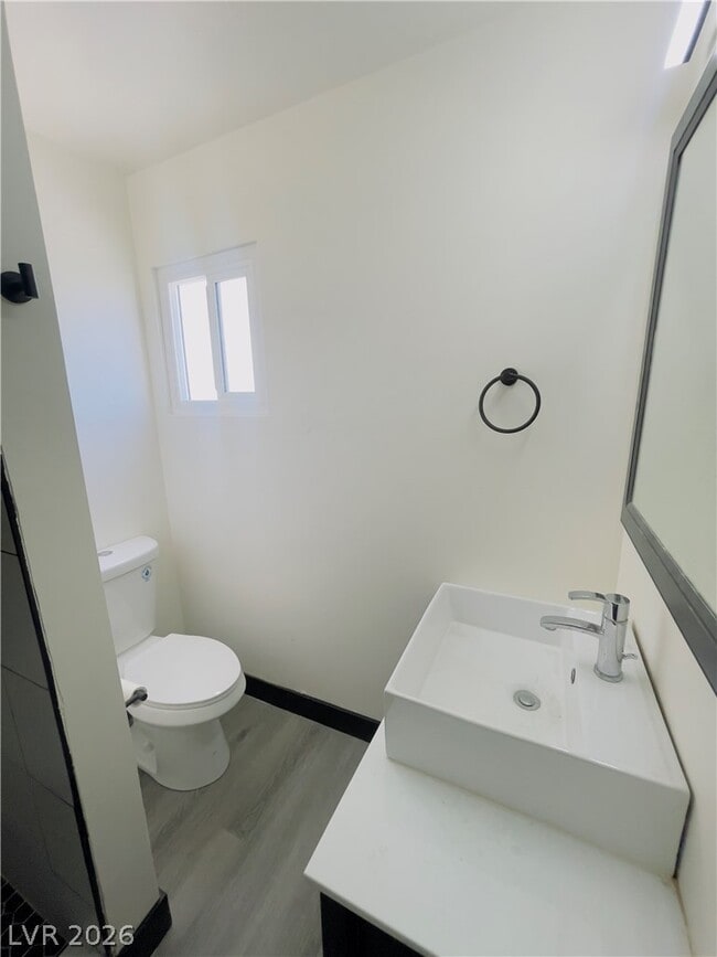 Building Photo - 2317 Santa Rita Dr