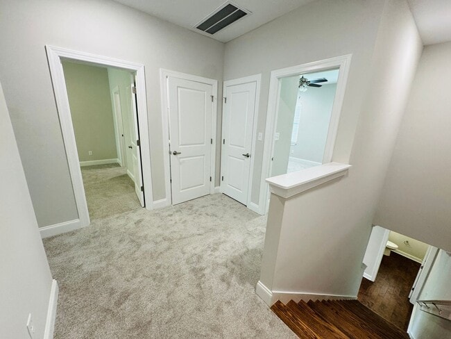 Building Photo - 3BR/3.5BA Townhome in The Crossing at Oxfo...