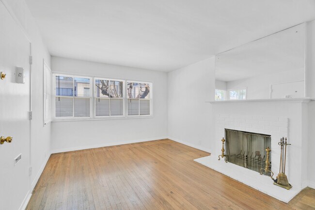 entry main room - 2935 Westwood Blvd