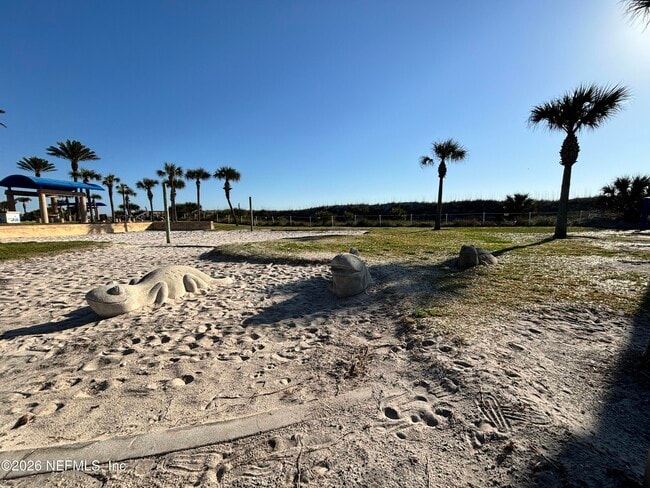 Building Photo - 221 6th St S