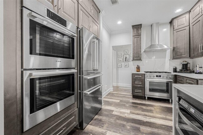Building Photo - 313 Inner Harbour Cir