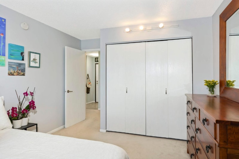 Building Photo - 720 3rd Ave NE