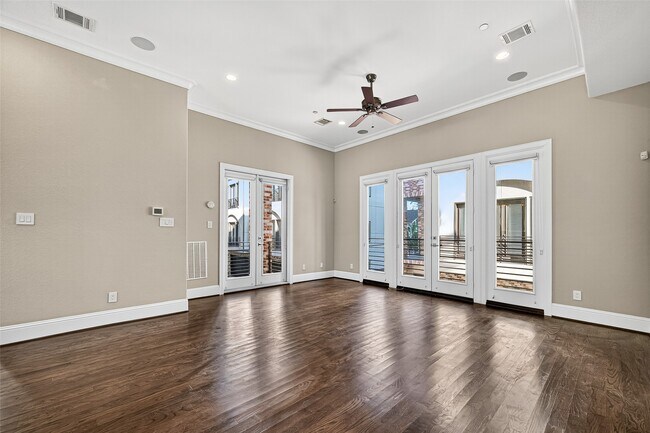 Building Photo - 2116 Mason St