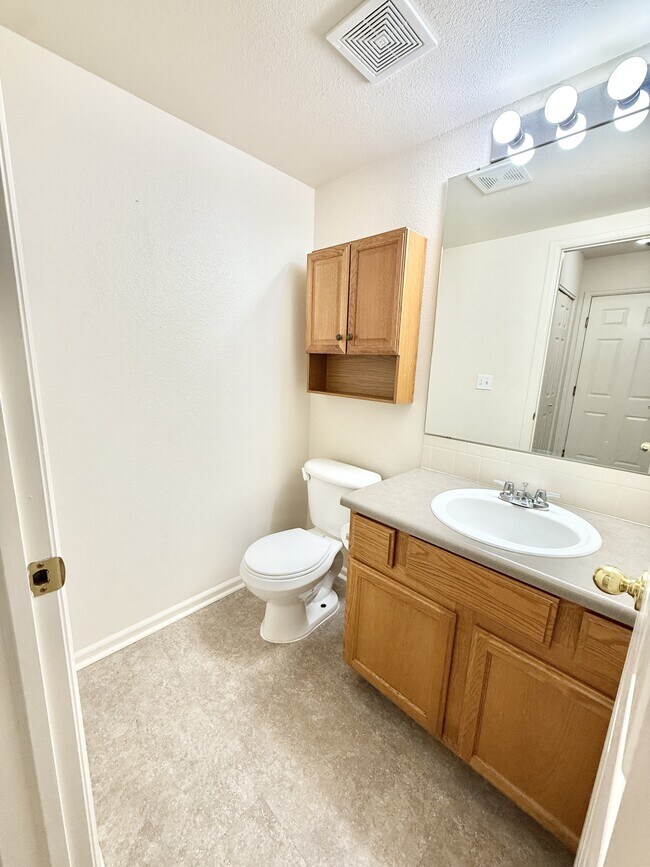 Building Photo - 4527 Starflower Dr