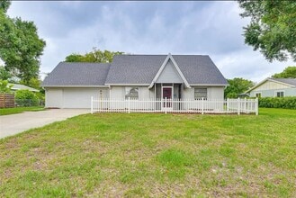 Building Photo - 4831 Greenleaf Rd