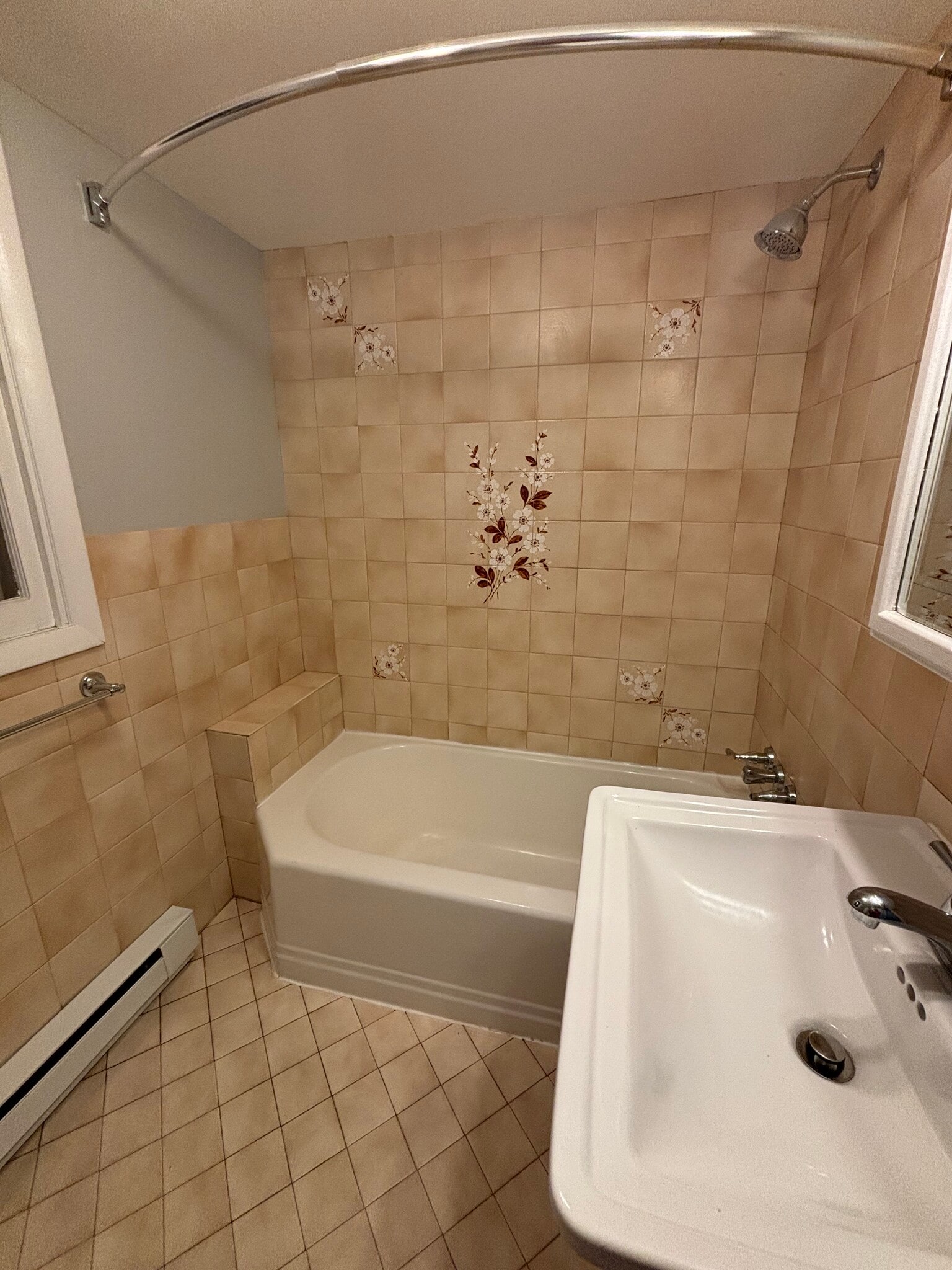 Tile Walls and flooring - 39 Cleveland St