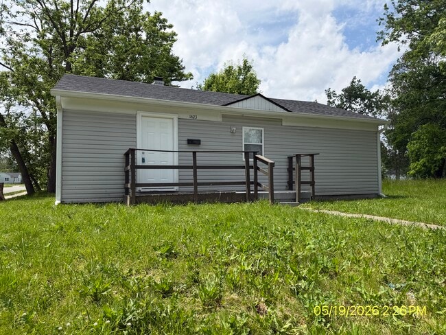Building Photo - 1423 Halford St