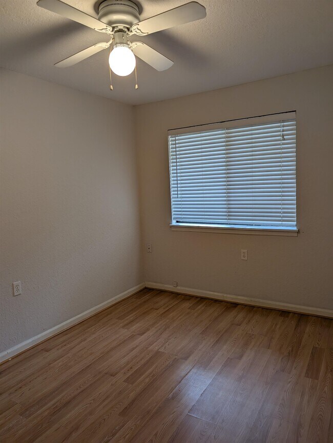 Building Photo - 317 Mabry St