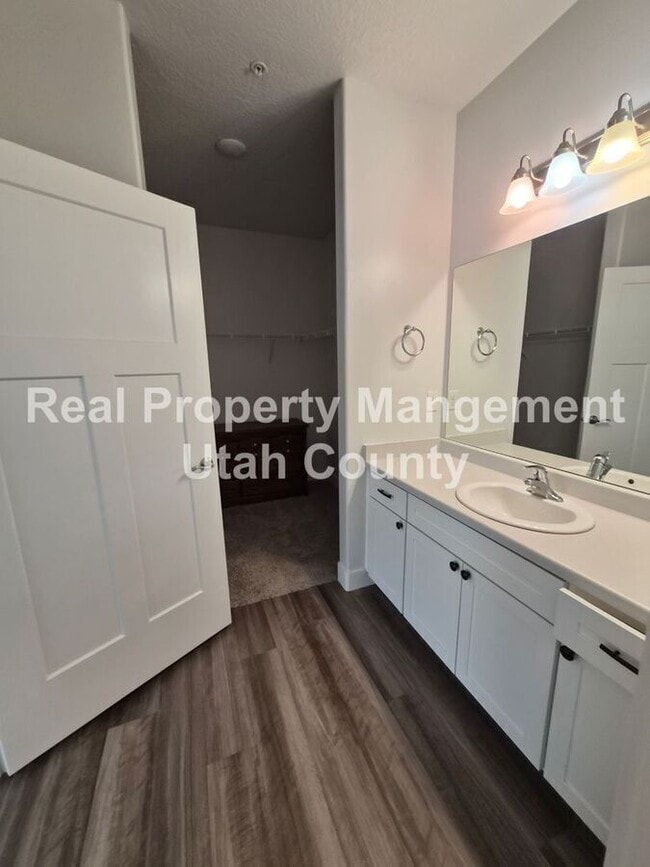 Building Photo - 3323 Hardman Way