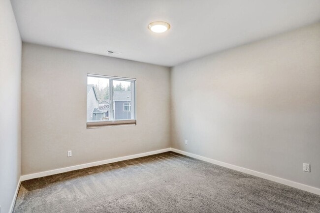 Building Photo - Stunning 4bed/2.5bath Home with High-End Upgrades in Snohomish WA!