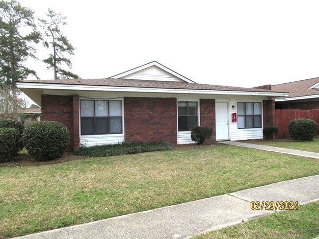 Primary Photo - Newly Remodeled-Willow Run Apartment