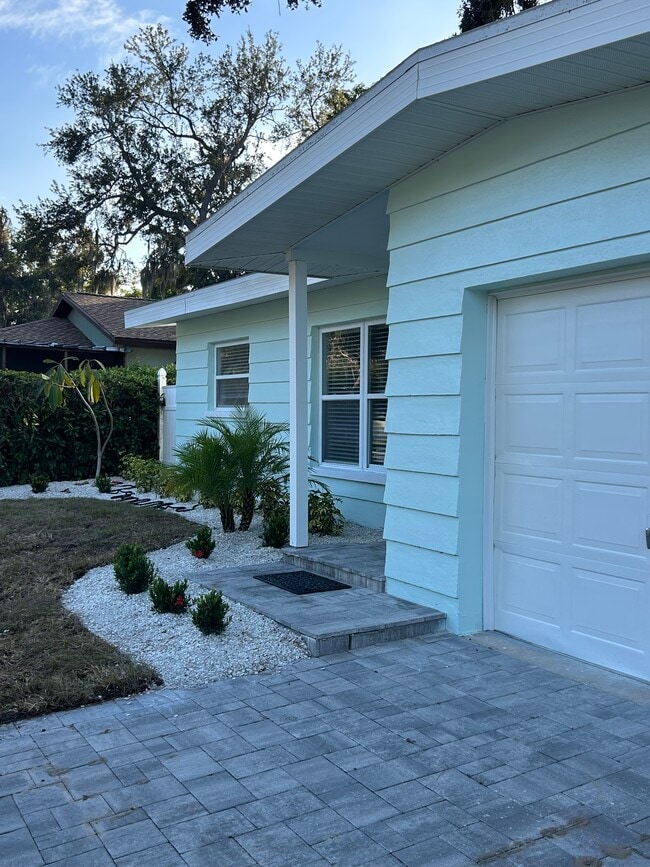 Primary Photo - 2380 Madrid Ave