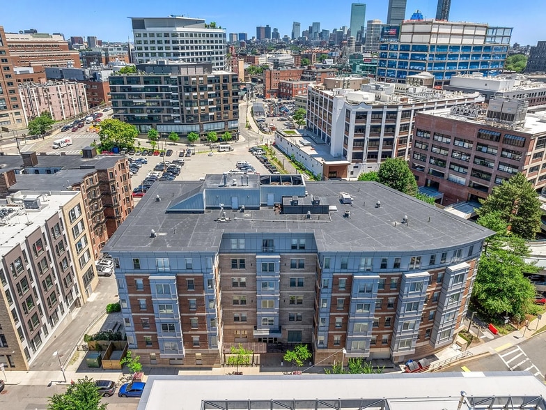 Building Photo - 16 Miner St