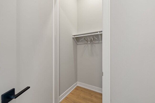 Building Photo - 801 S Western Ave