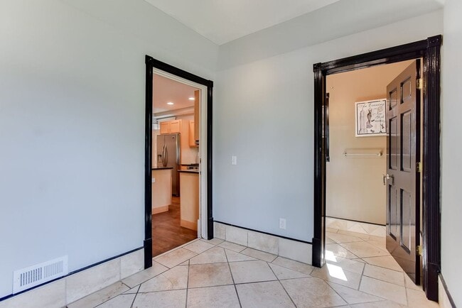 Building Photo - Renovated 3 Bedroom 2 bathroom house. Superb Master suite.