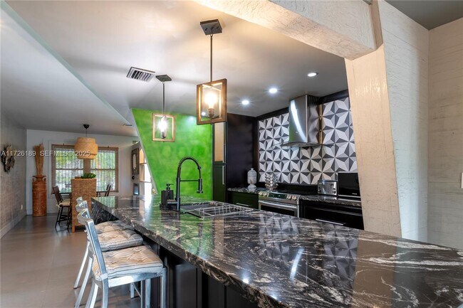 Building Photo - 1174 Garfield St