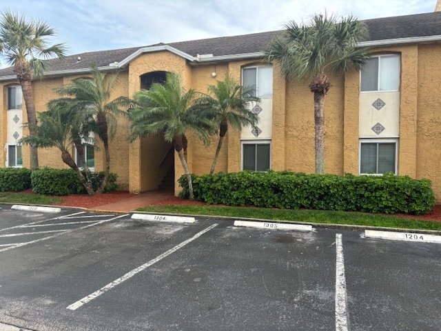 Building Photo - 1850 Toucan Way