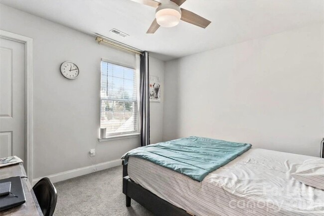 Building Photo - 11732 Glenwood Dr