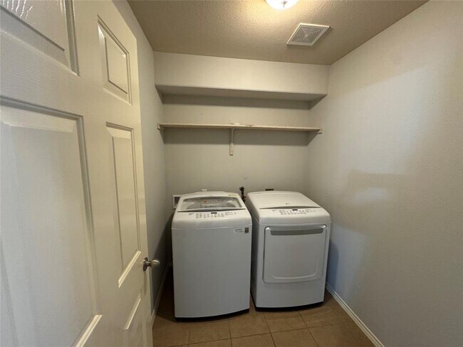 Building Photo - 1036 Estival Dr