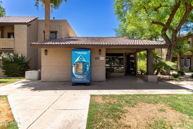 Building Photo - 5995 N 78th St