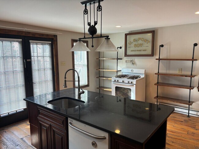 Building Photo - BEAUTIFUL, BRIGHT AND OPEN 1 BED, 1 BATH  HOUSE IN HEART OF NORTHSIDE- AVAIL NOW!