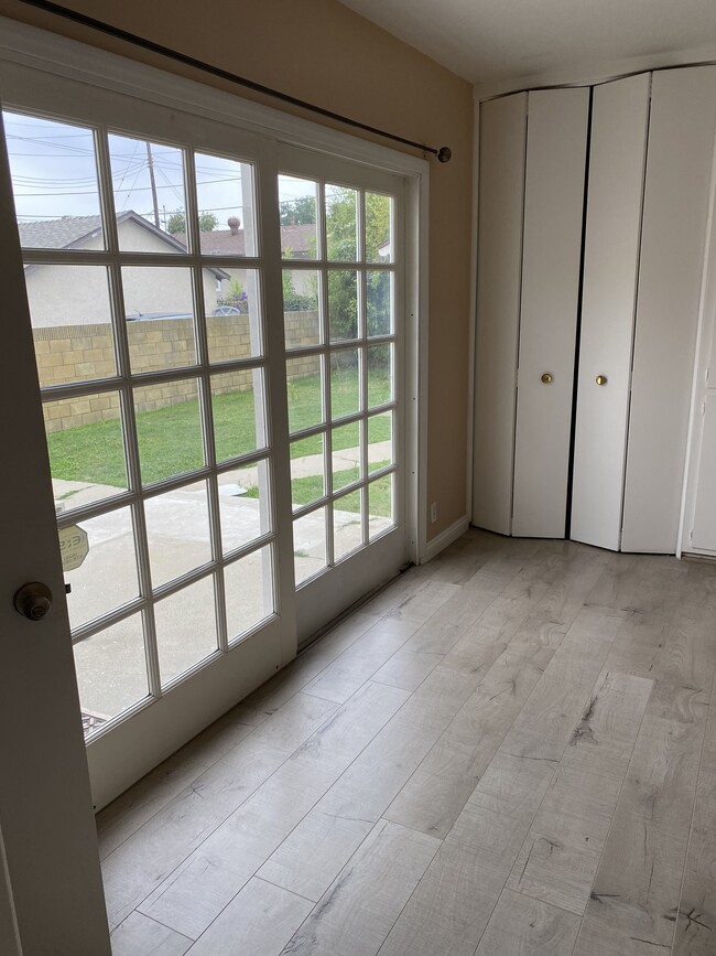 Building Photo - 5325 Glickman Ave