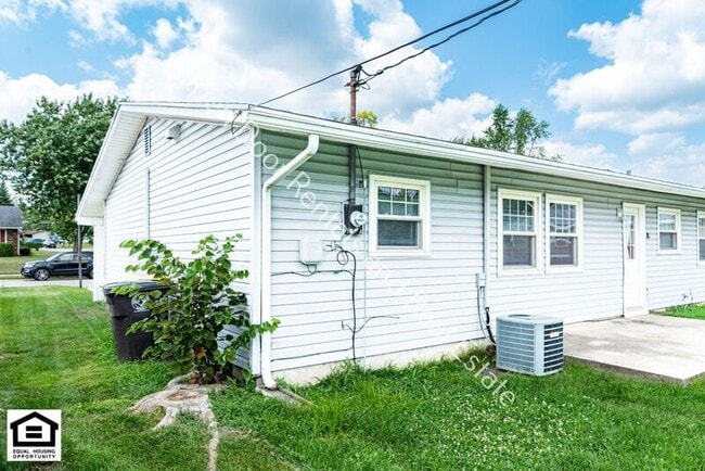 Building Photo - 6628 Redbud Dr