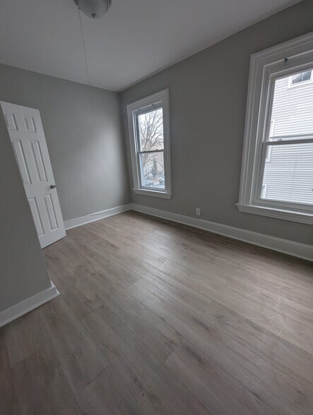 Building Photo - 75 Woolsey St