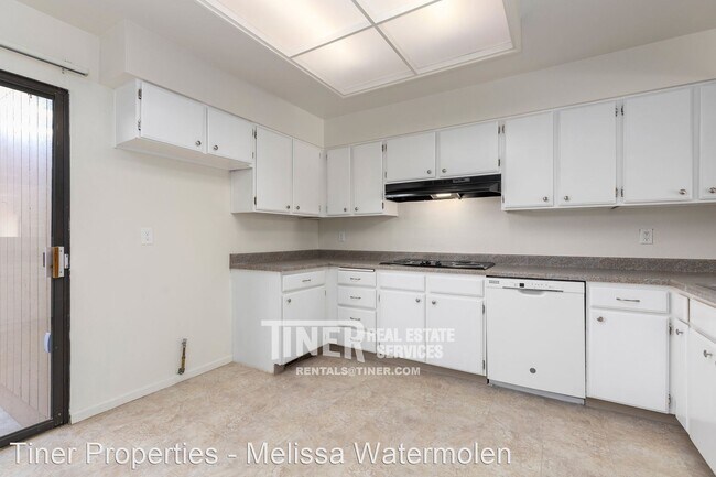 Building Photo - 3 br, 2.5 bath House - 8708 Bluff Lane