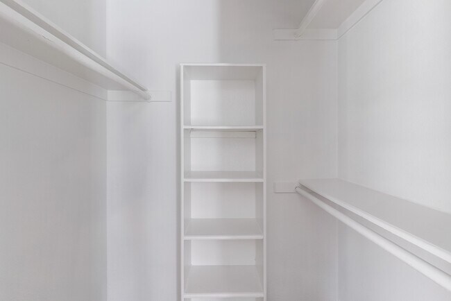 Building Photo - 12707 Bellaire Blvd