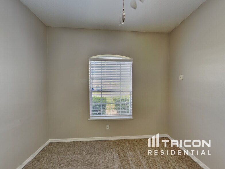 Building Photo - 933 Palm Cove Dr