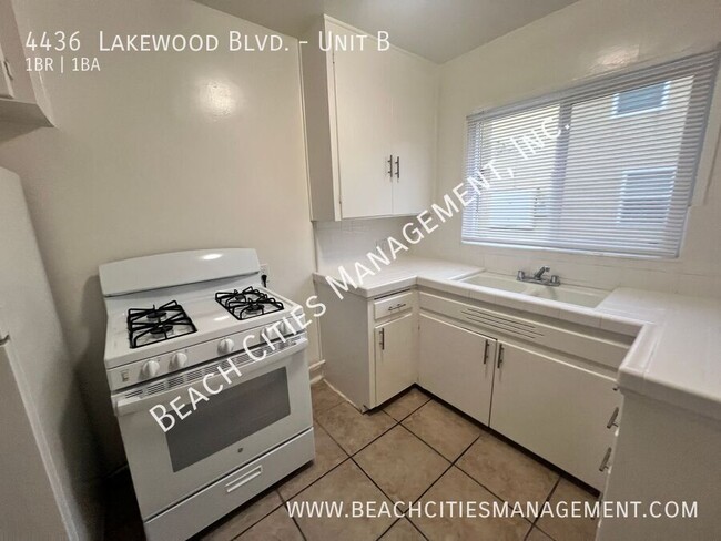 Building Photo - 4436 Lakewood Blvd