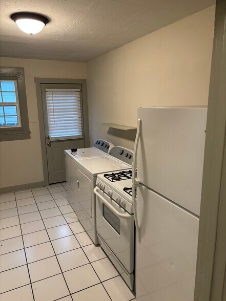 Building Photo - 861 Arlington Ave