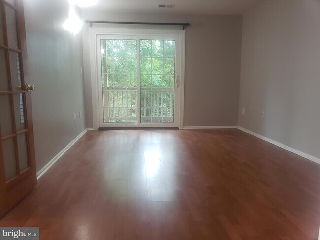Building Photo - 5032 Beech Ct