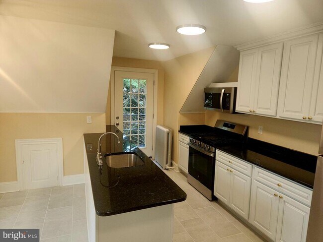 Building Photo - 538 Church Rd