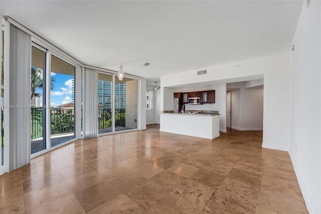 Building Photo - 19900 E Country Club Dr