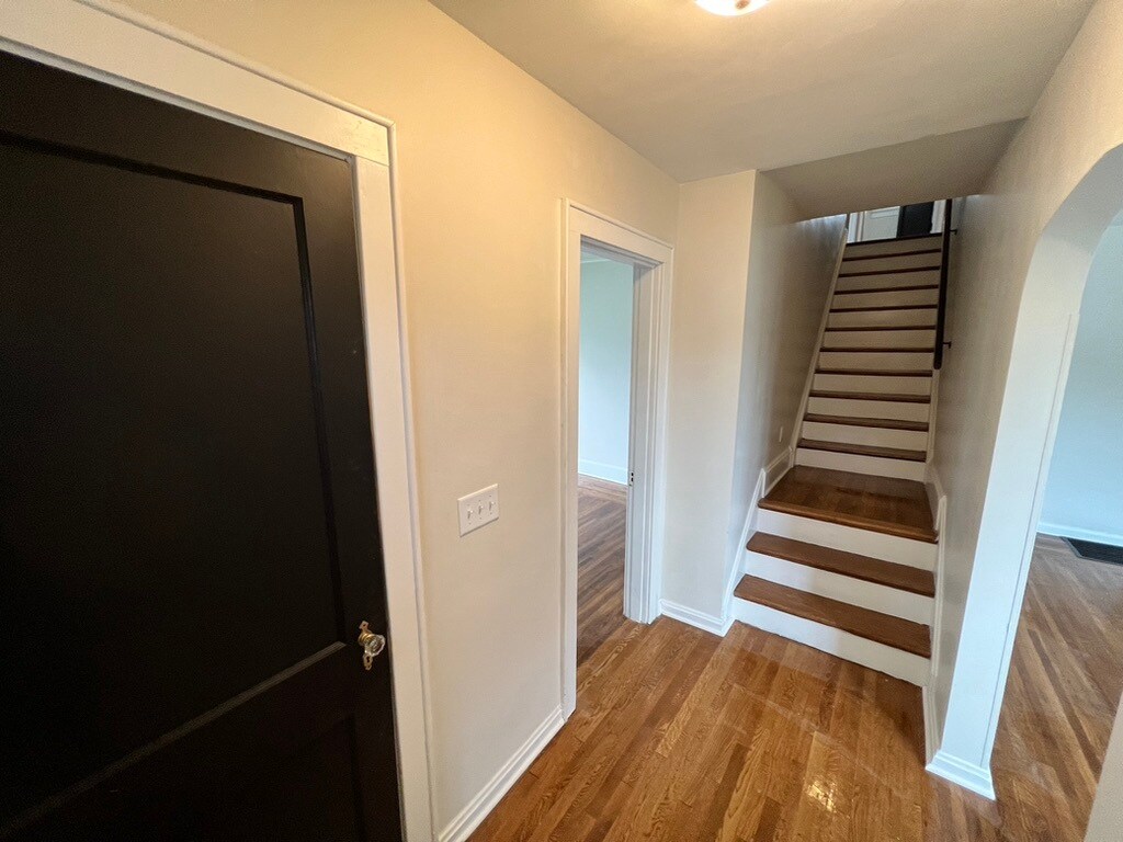 Entrance and Stairs up to 2nd Story - 6816 Park Ave