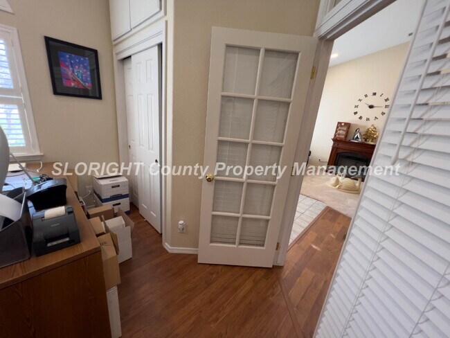 Building Photo - AVAILABLE MAY - 3 Bedroom / 2 Bathroom Paso Robles Home