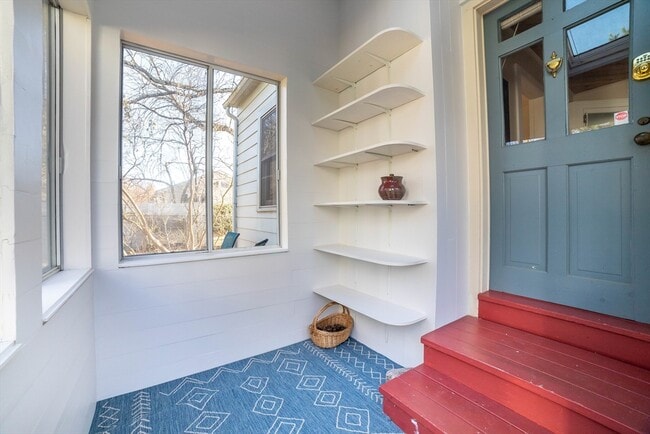 Building Photo - 47 Florence St