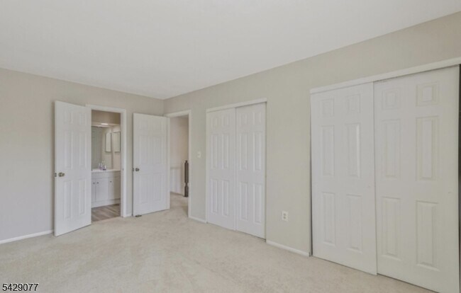 Building Photo - 81 Almond Dr