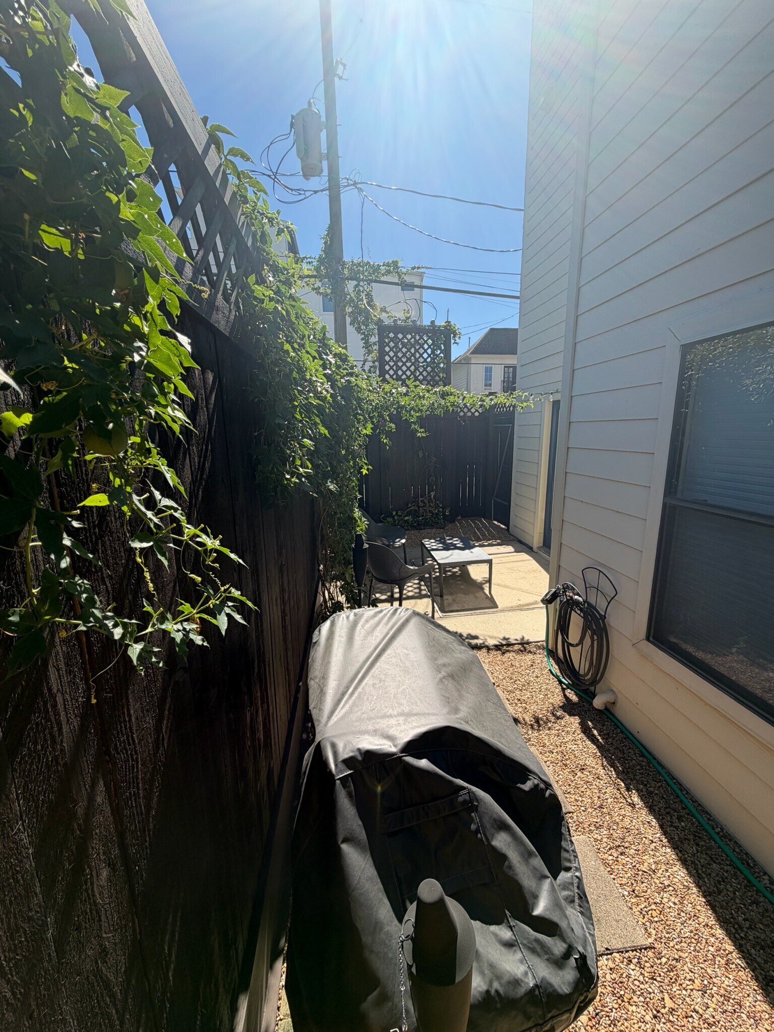 Building Photo - 5810 Darling St