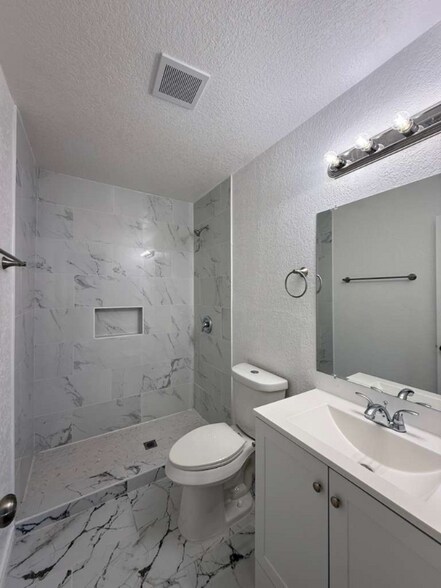 Building Photo - 4455 Sherwood Way