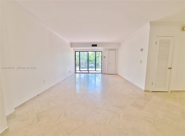 Building Photo - 77 Crandon Blvd